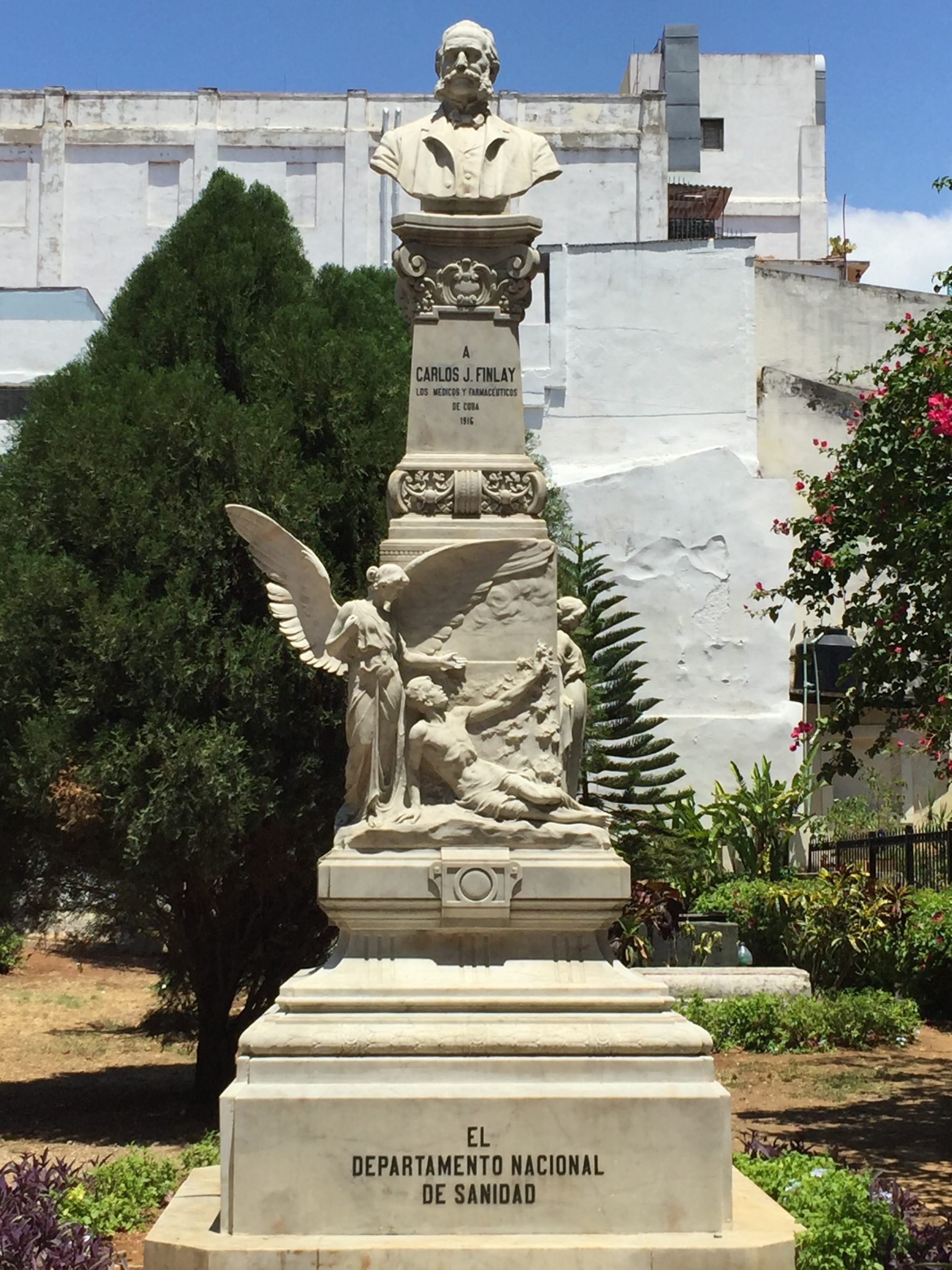 Carlos Finlay's monument, Havana (by Paola Palermo).jpg
